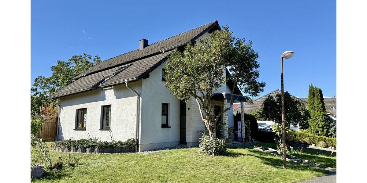 HORN IMMOBILIEN++ Neubrandenburg, tolles Architektenhaus mit 5 Zimmern, EBK, Keller und Carport - Einfamilienhaus Neubrandenburg Lindenberg | Angebot:26979402