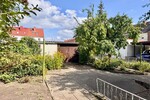 HORN IMMOBILIEN ++ Neubrandenburg Vogelviertel, Haus mit Grundstück, Terrasse und 3 Garagen - Reihenendhaus Neubrandenburg Datzeberg | Angebot:26974618