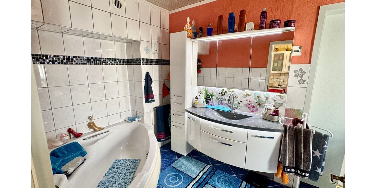 Bad mit Wanne