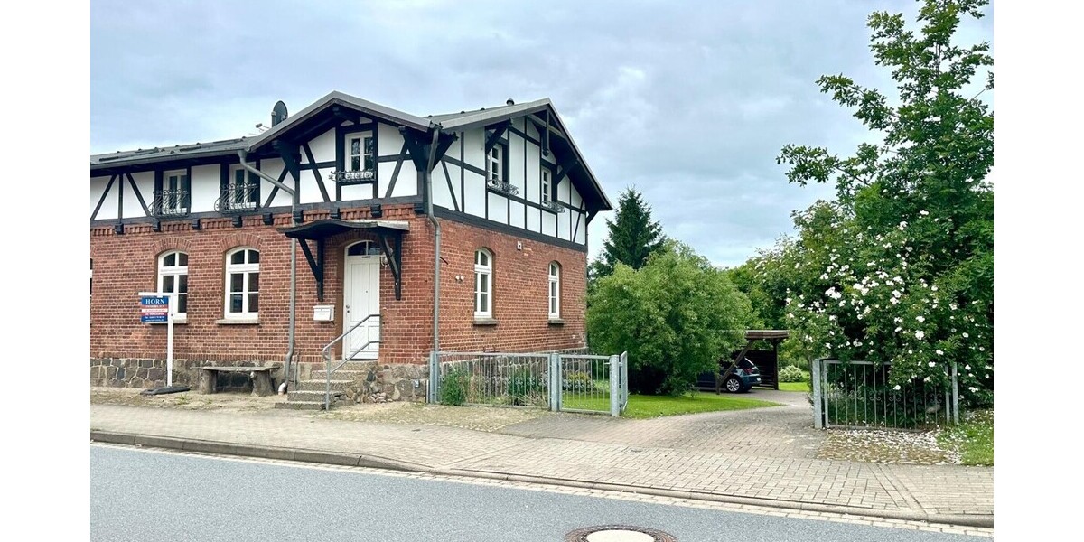 Straßenansicht