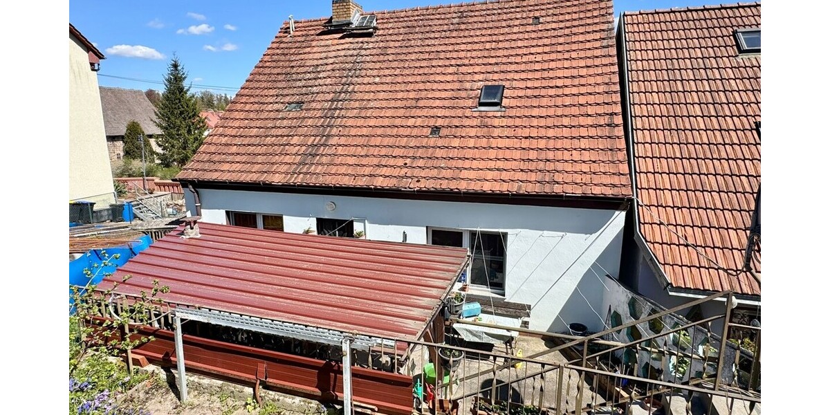 Hausansicht vom Grundstück