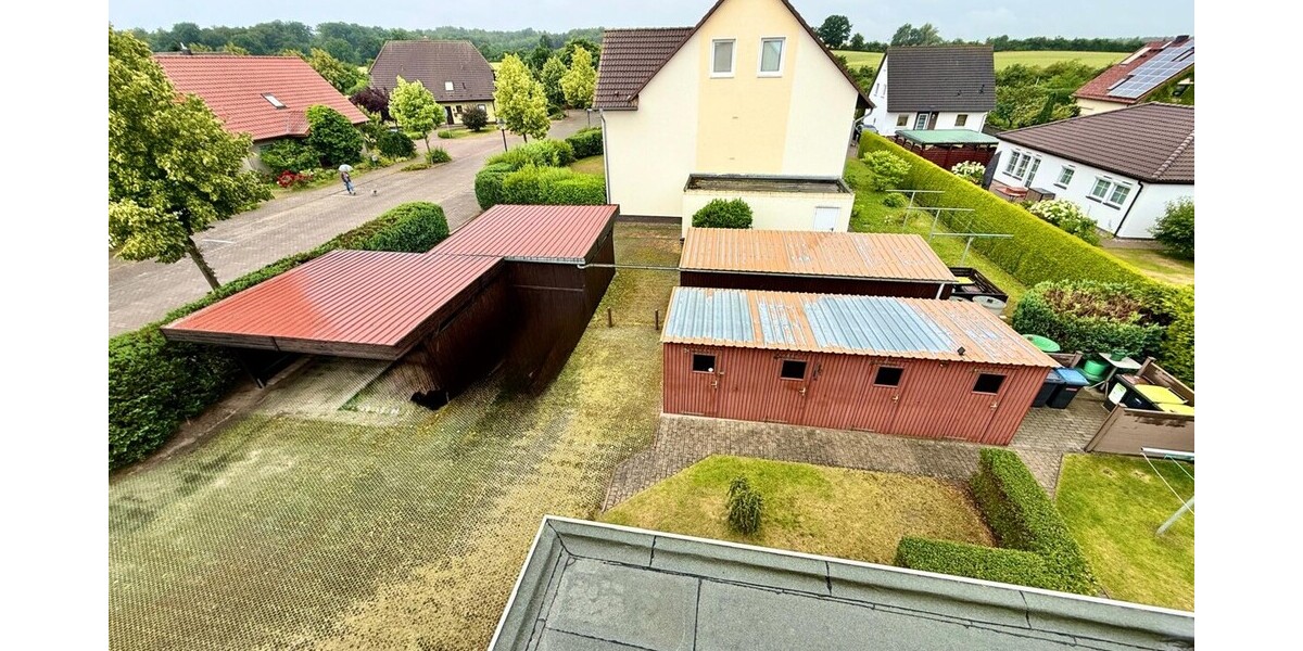 Carport und Gartenschuppen